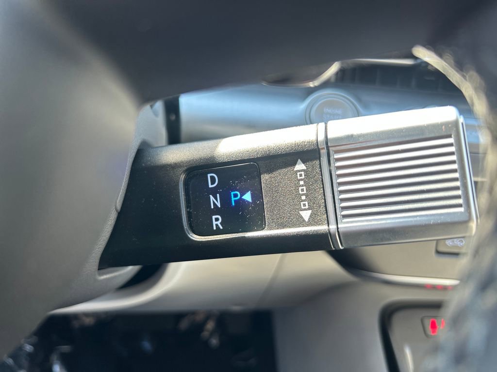 Used 2024 Hyundai Kona Limited AWD/4WD image 18