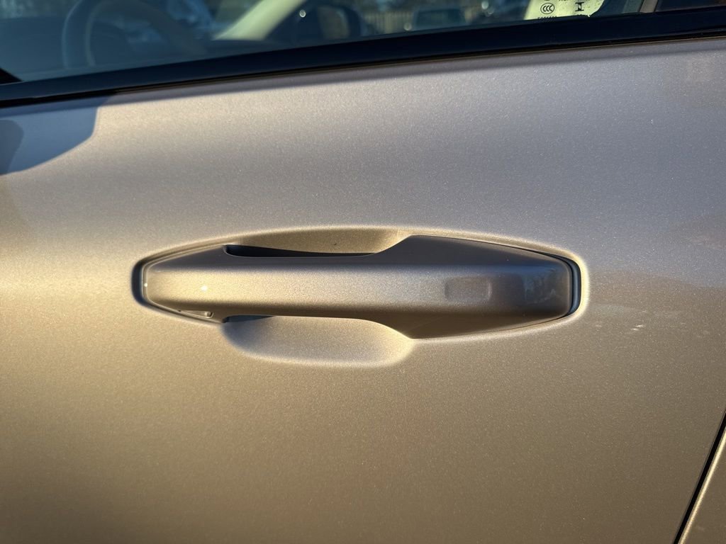 Used 2024 Volvo S60 B5 Plus w/ Climate Package image 12