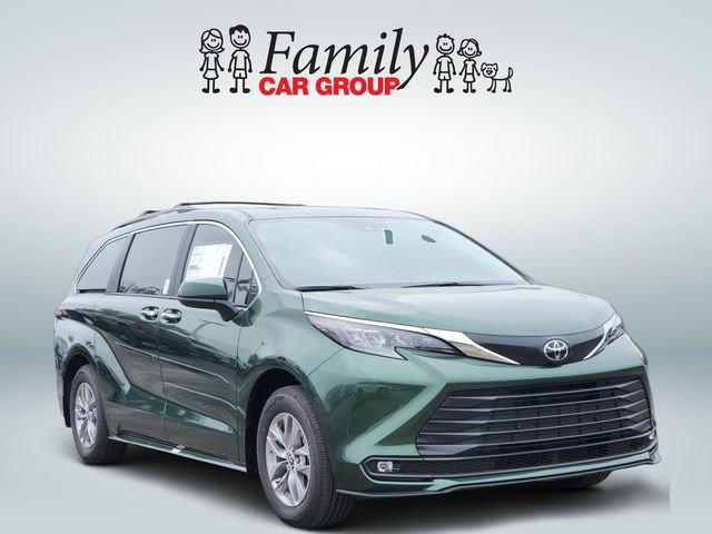 New 2026 Toyota Sienna XLE FWD image 2