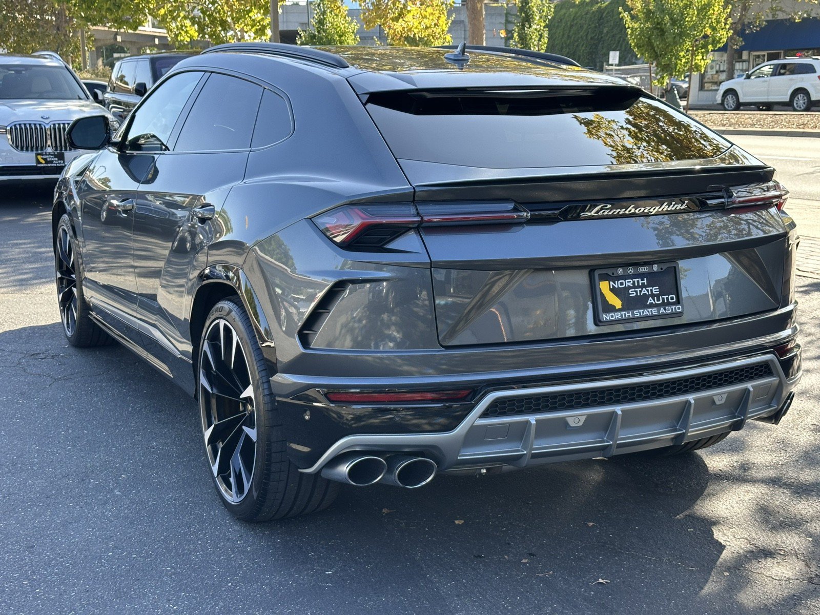 Used 2020 Lamborghini Urus AWD/4WD image 11