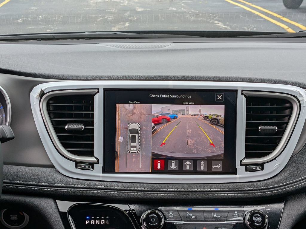 New 2027 Chrysler Pacifica Limited AWD/4WD image 24