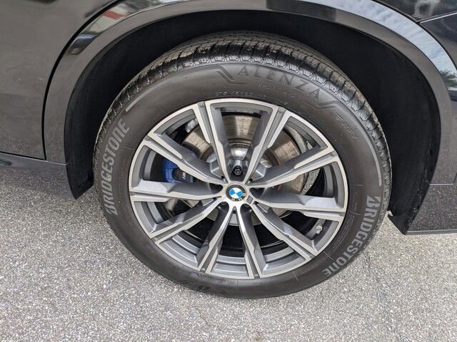 Used 2021 BMW X5 M50i image 19