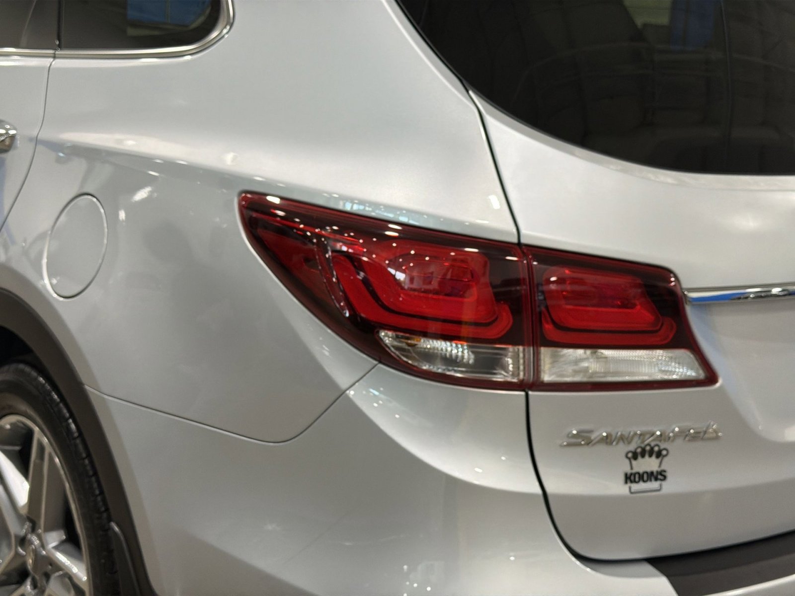 Used 2018 Hyundai Santa Fe Limited AWD/4WD image 16