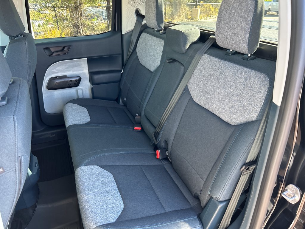 Used 2025 Ford Maverick XLT w/ Equipment Group 302A AWD/4WD image 17