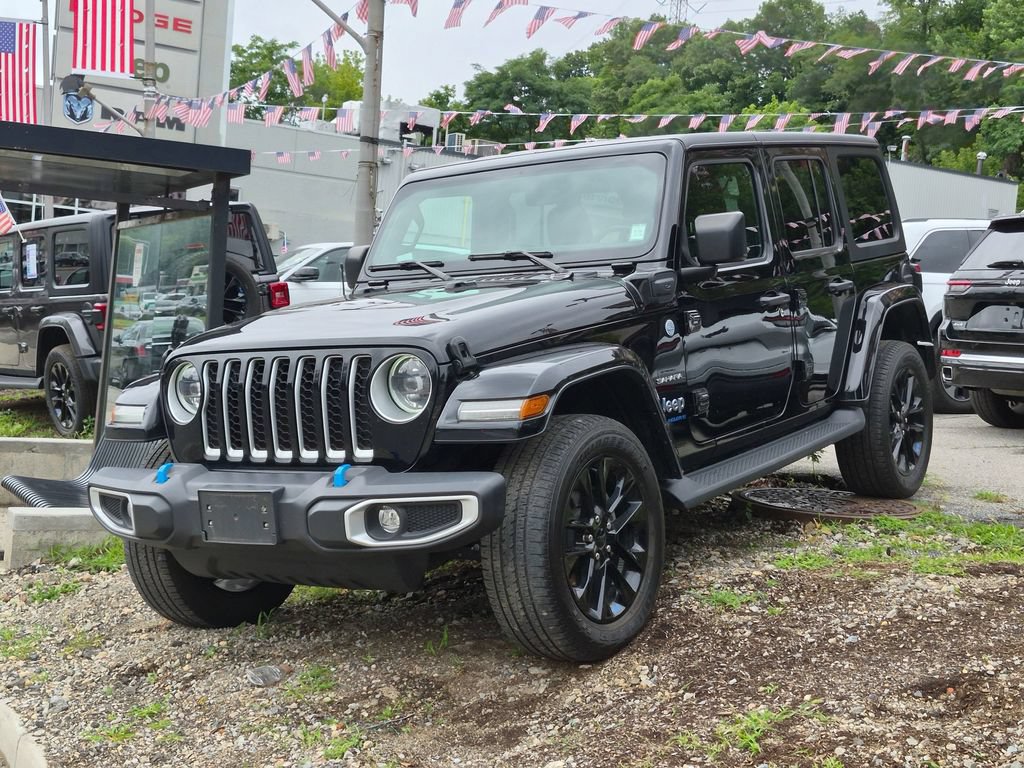 Used 2023 Jeep Wrangler Unlimited Sahara w/ Cold Weather Group AWD/4WD image 2