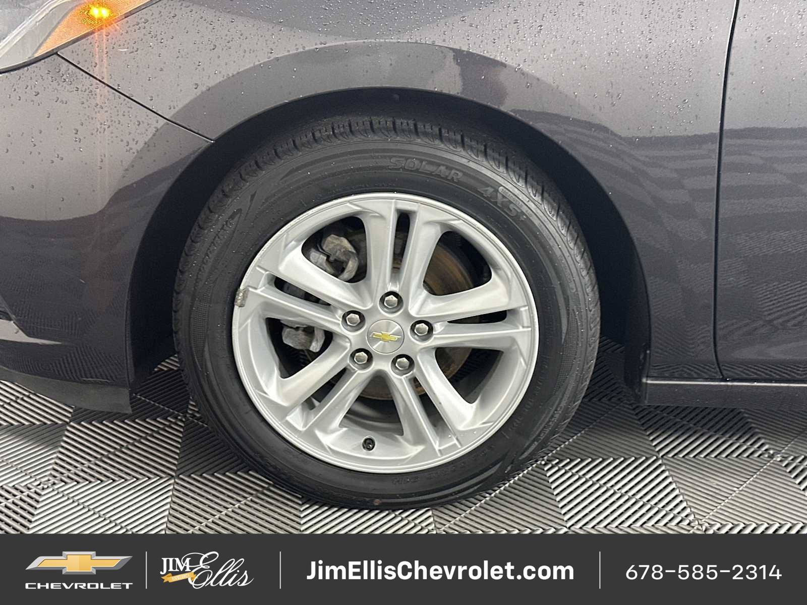 Used 2017 Chevrolet Cruze LT w/ Convenience Package FWD image 12