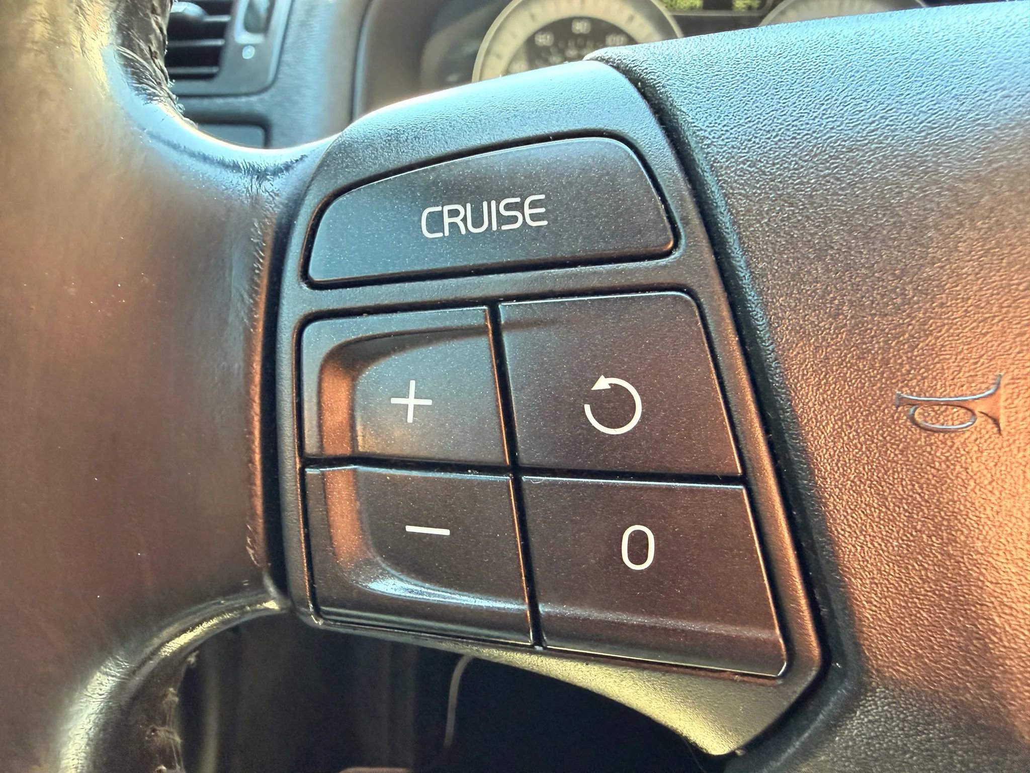 Used 2011 Volvo C70 T5 w/ Multimedia Pkg image 16