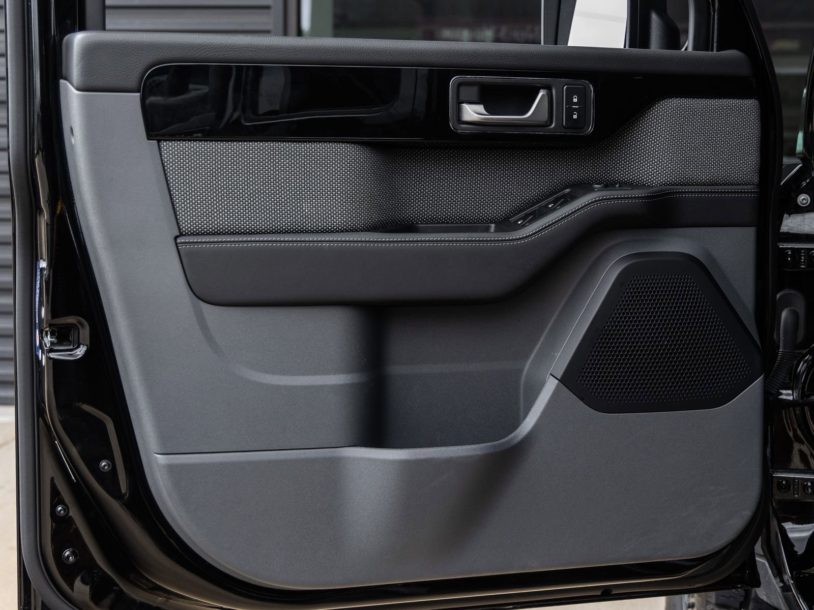 Used 2025 INEOS Grenadier image 30