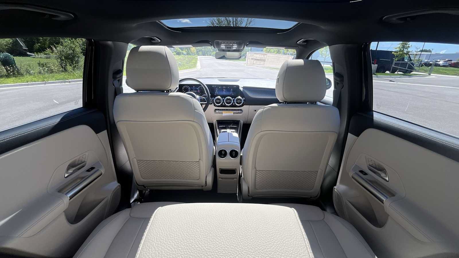 New 2026 Mercedes-Benz GLA 250 4MATIC image 12