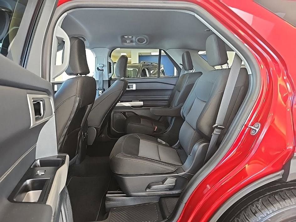 Used 2024 Ford Explorer XLT w/ Class IV Trailer Tow Package image 25