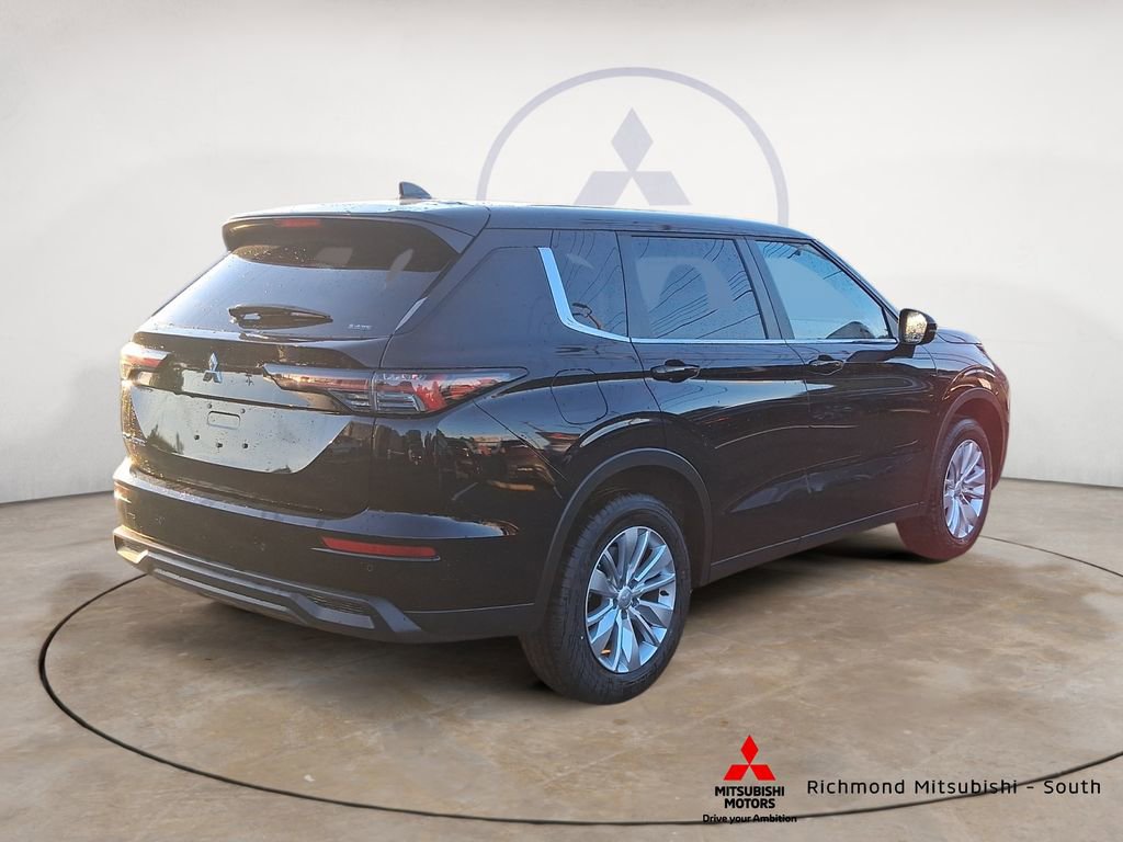 New 2026 Mitsubishi Outlander ES AWD/4WD image 3