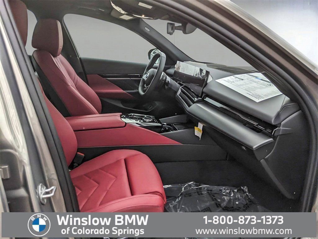 Used 2024 BMW 530i xDrive 530i xDrive w/ Premium Package image 22