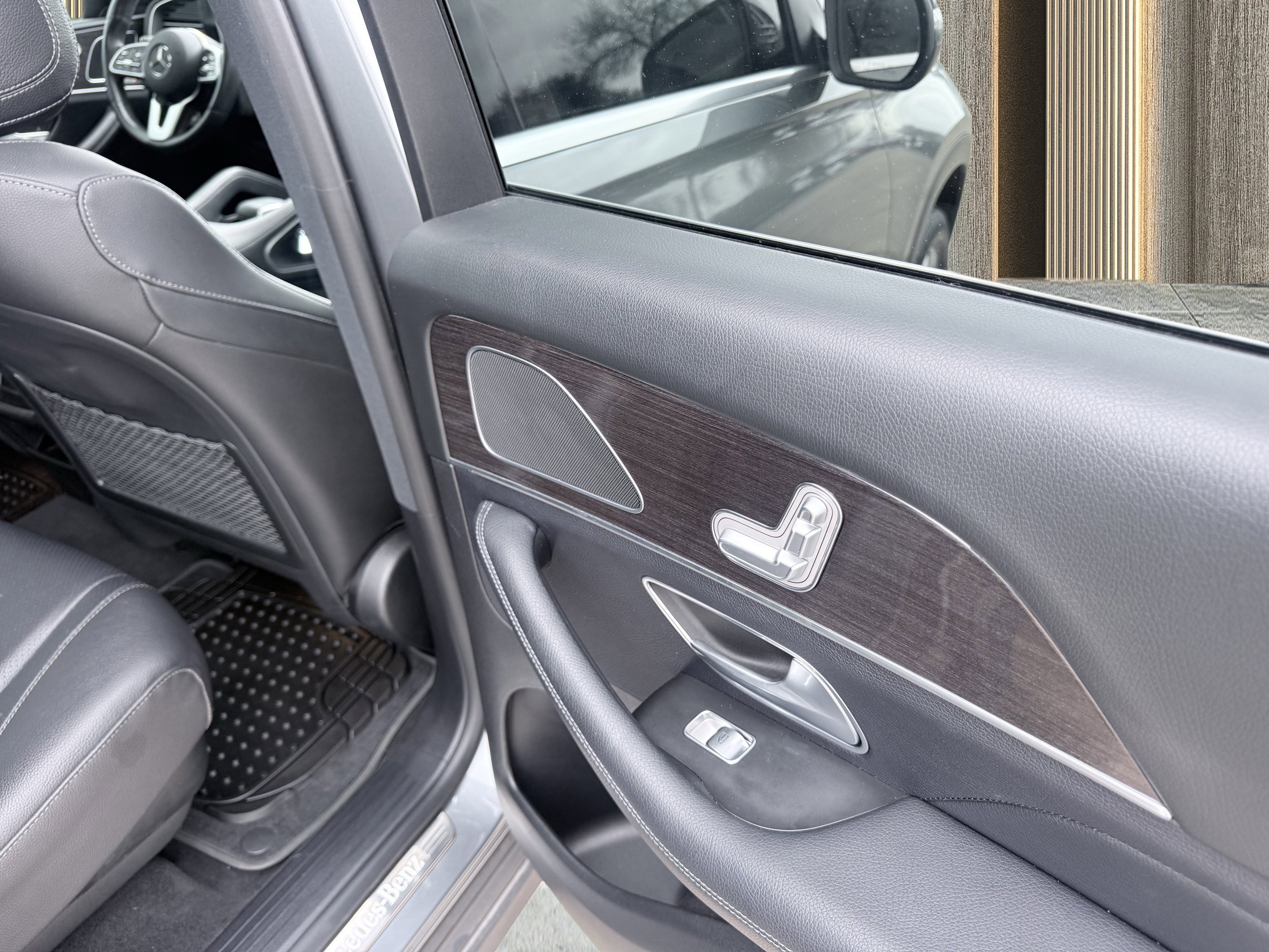 Used 2020 Mercedes-Benz GLE 350 image 42