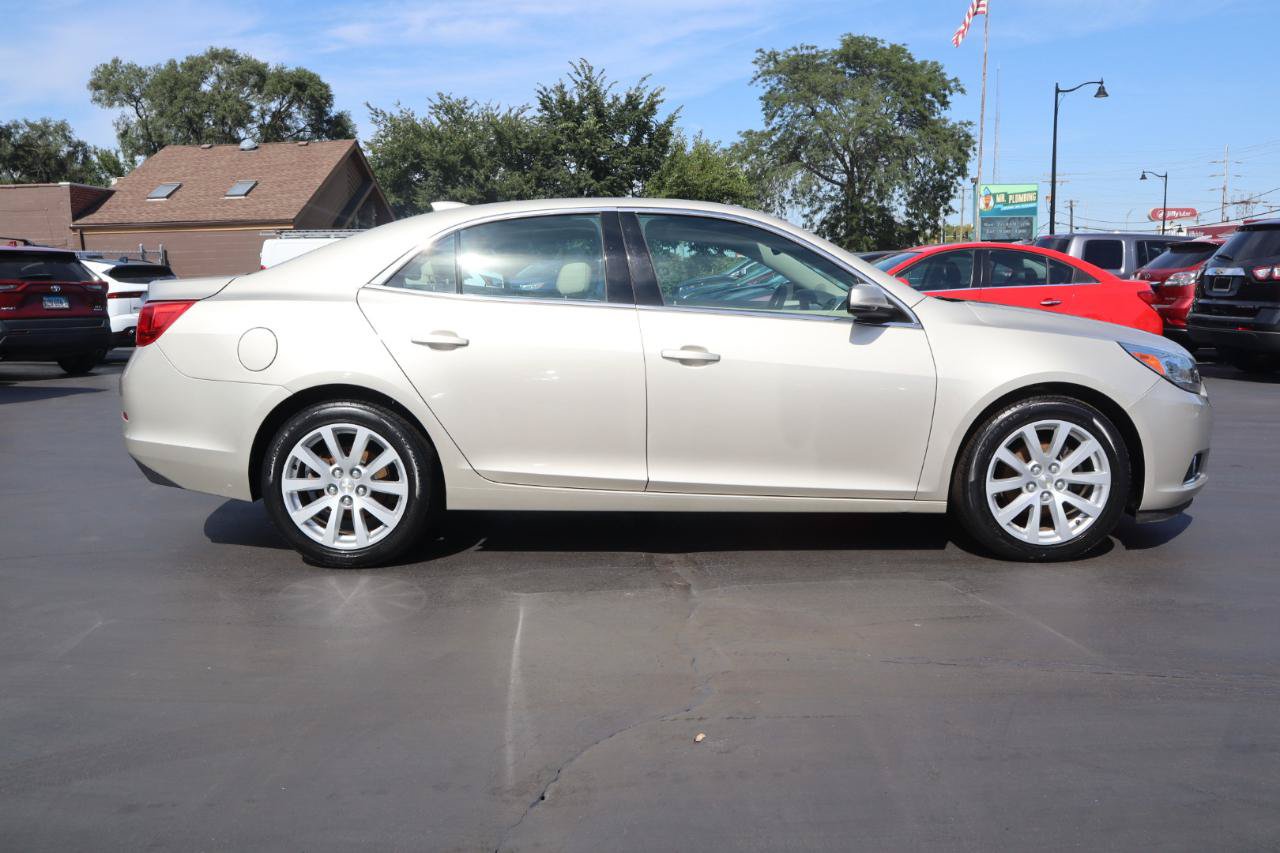 Used 2015 Chevrolet Malibu LT FWD image 6