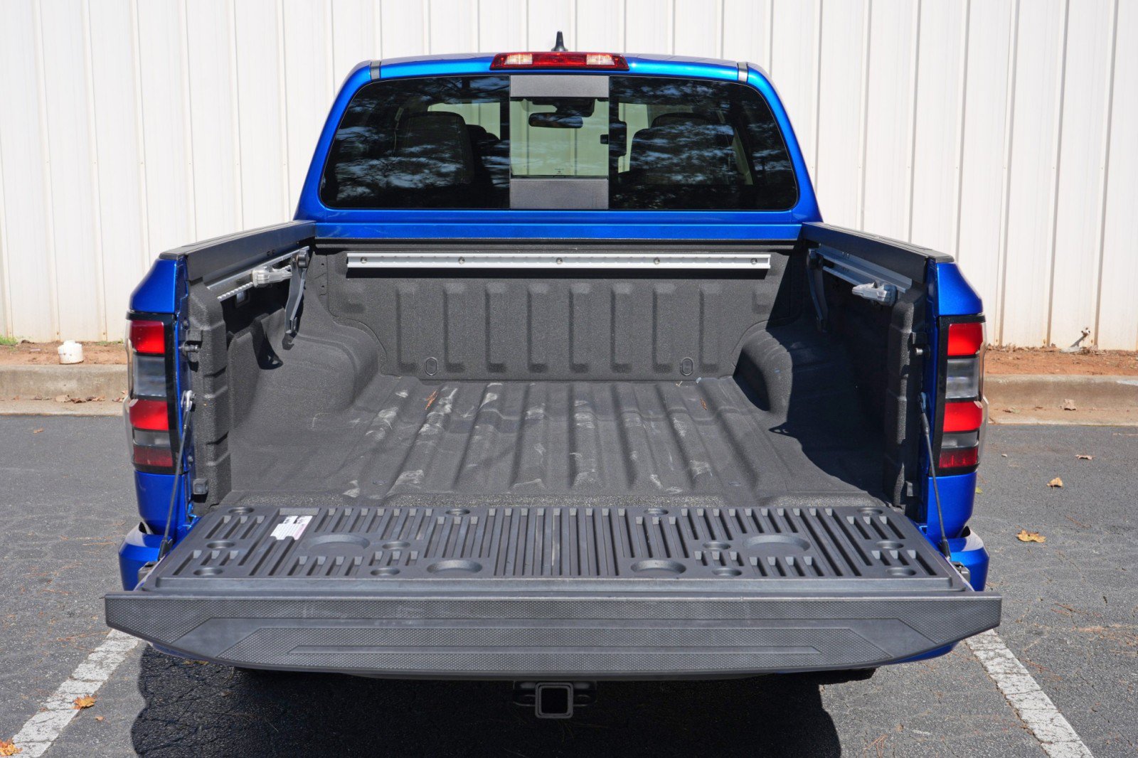 Used 2024 Nissan Frontier SV w/ SV Convenience Package RWD image 9