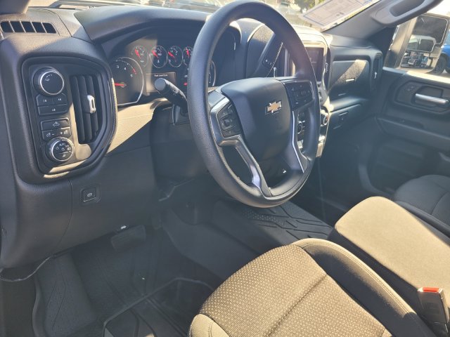 Used 2022 Chevrolet Silverado 2500 Custom w/ Custom Value Package AWD/4WD image 9