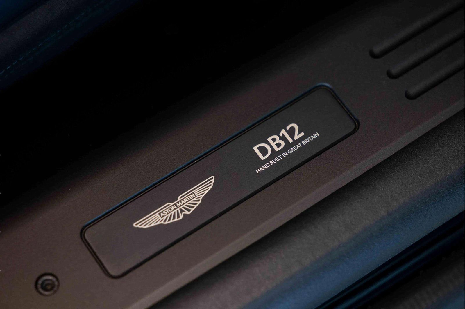 Used 2025 Aston Martin DB12 Coupe RWD image 32