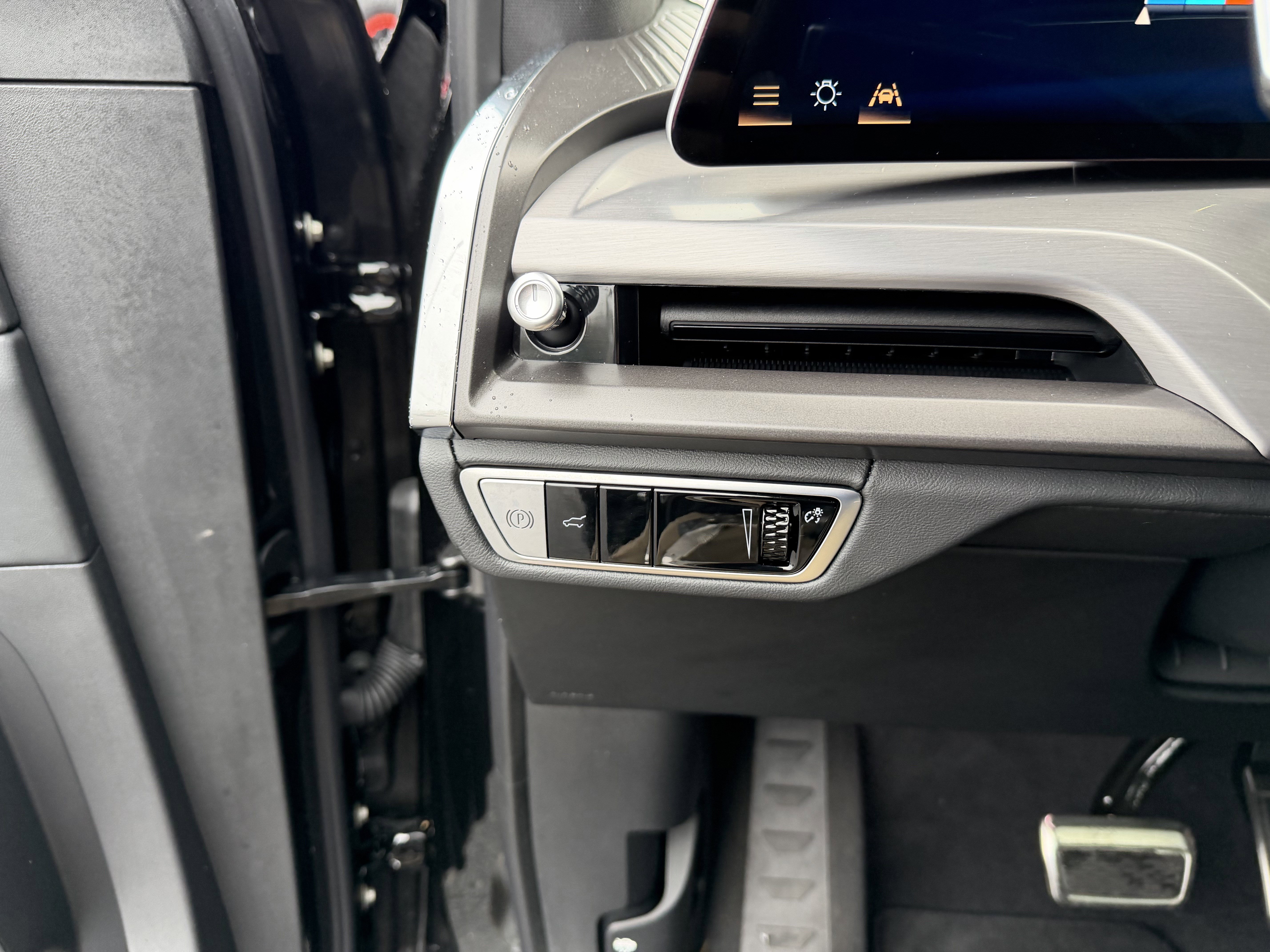 Used 2026 Cadillac Vistiq Luxury image 17