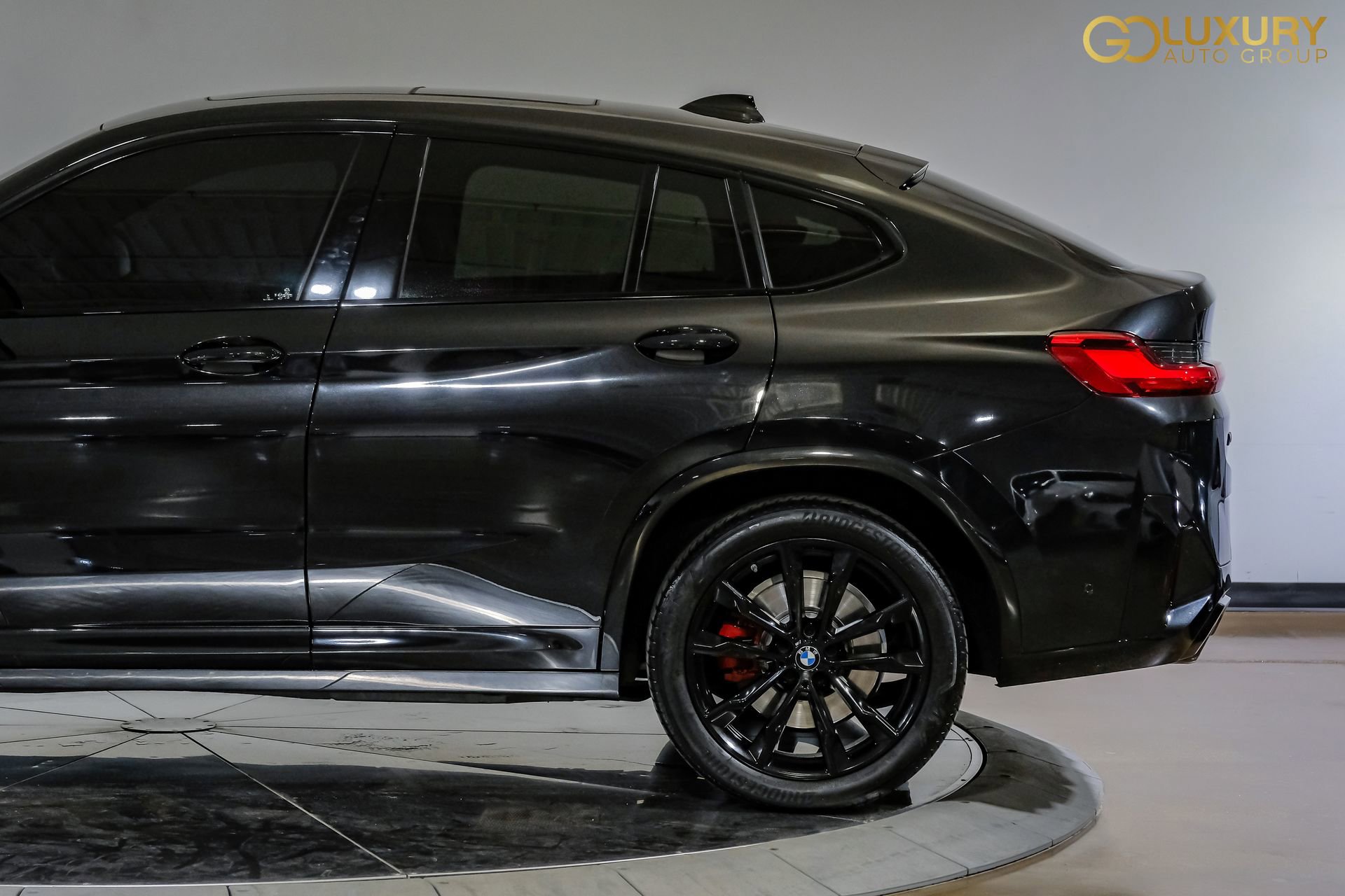 Used 2024 BMW X4 M40i w/ Premium Package image 15