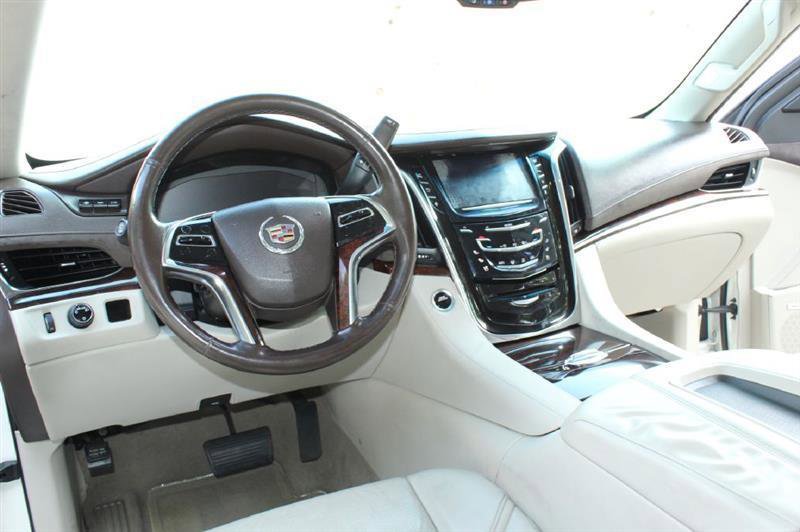 Used 2015 Cadillac Escalade ESV Luxury RWD image 20