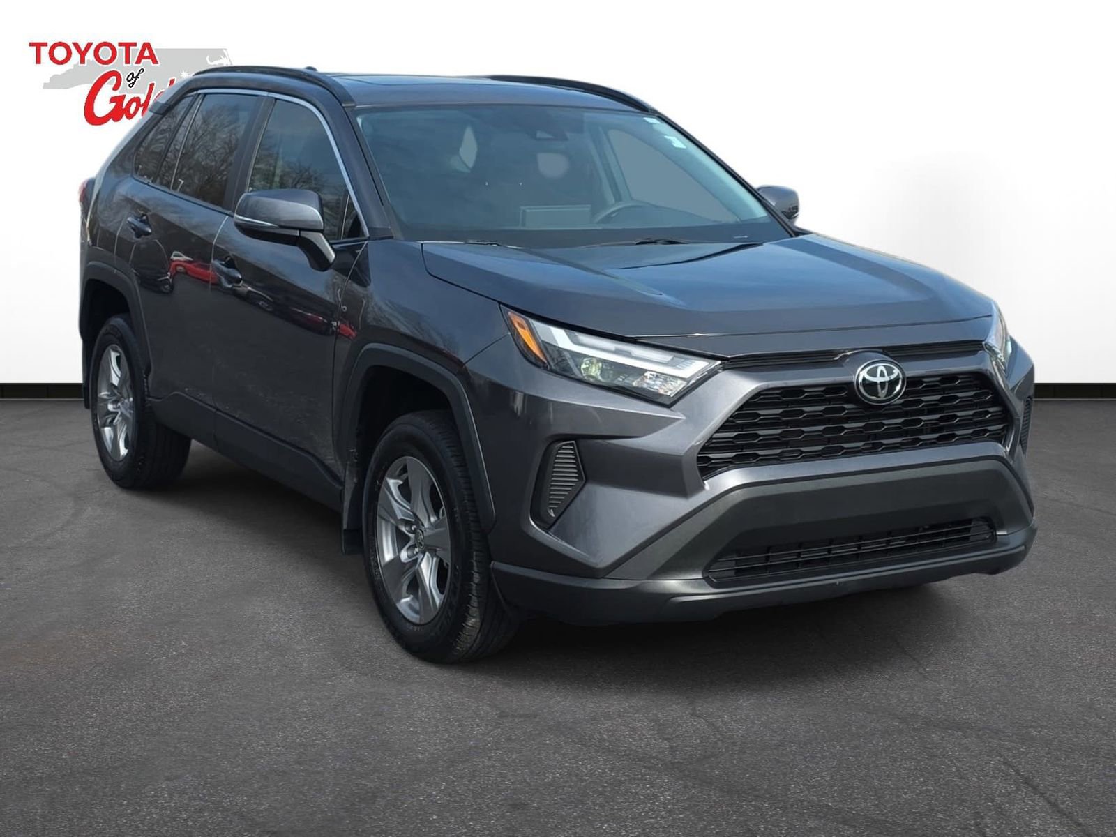 Used 2024 Toyota RAV4 XLE w/ Convenience Package image 3