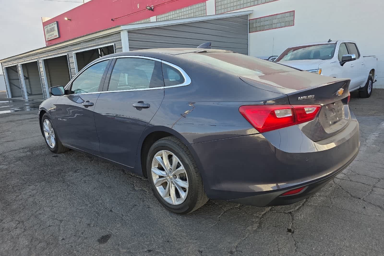 Used 2025 Chevrolet Malibu LT FWD image 7