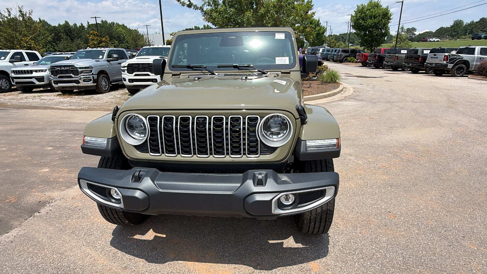 New 2026 Jeep Wrangler Unlimited Sahara AWD/4WD image 3