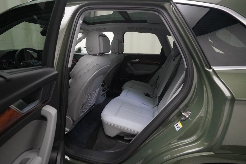 Used 2023 Audi Q5 2.0T Prestige w/ Prestige Package image 32