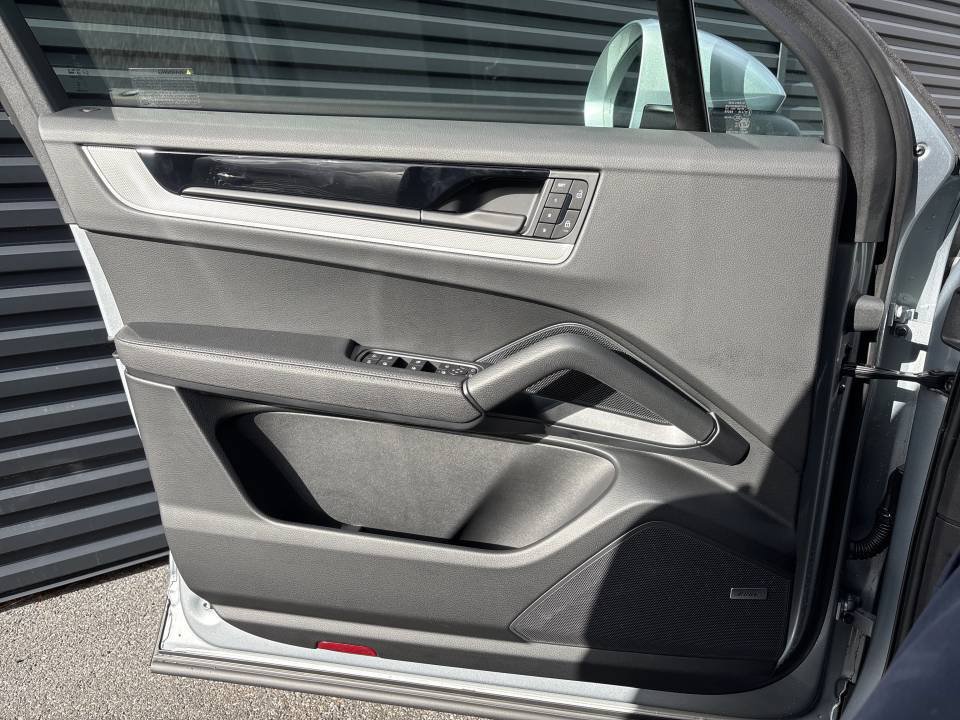 Certified 2026 Porsche Cayenne AWD/4WD image 14