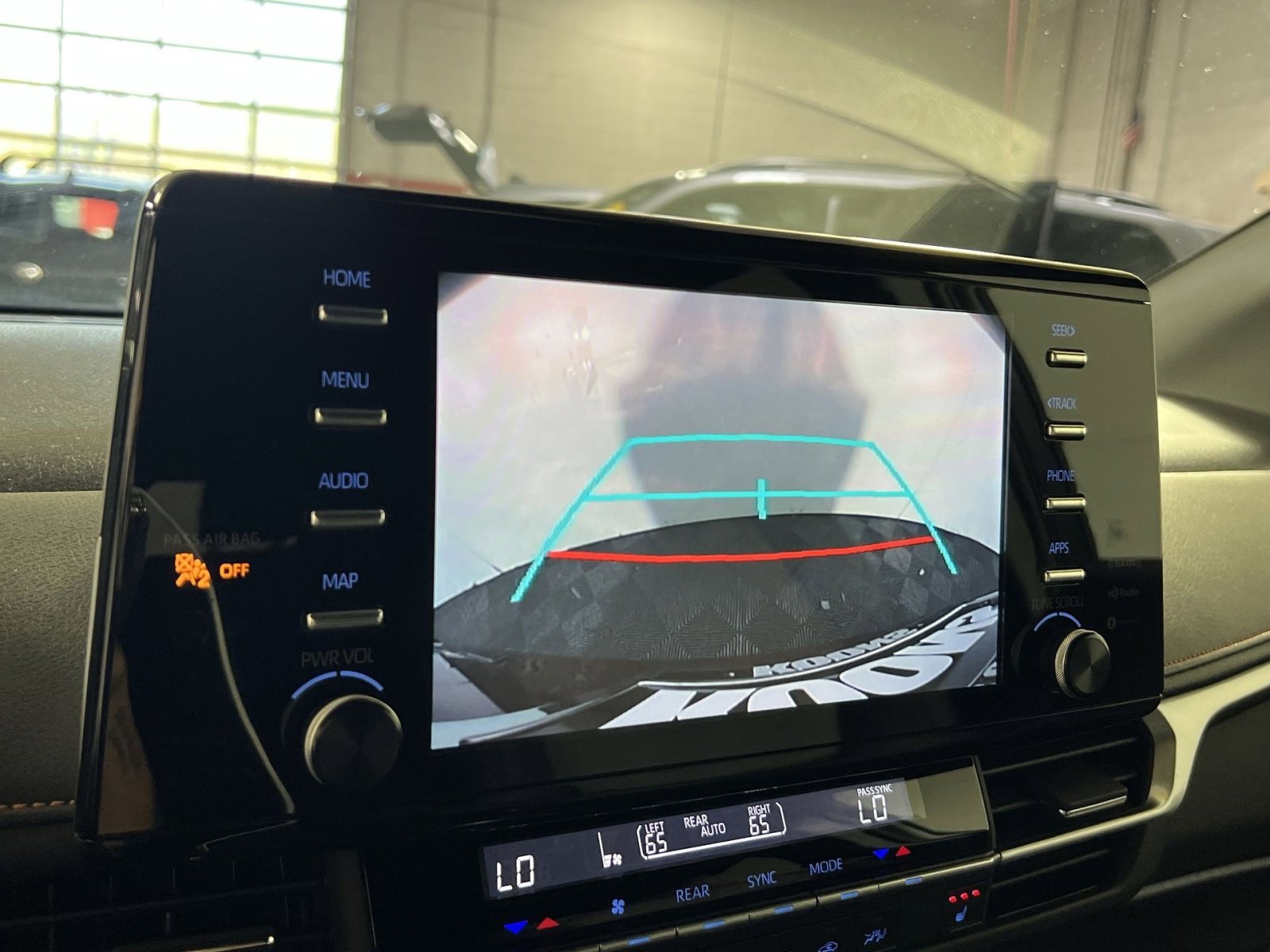 Used 2022 Toyota Sienna XSE AWD/4WD image 18