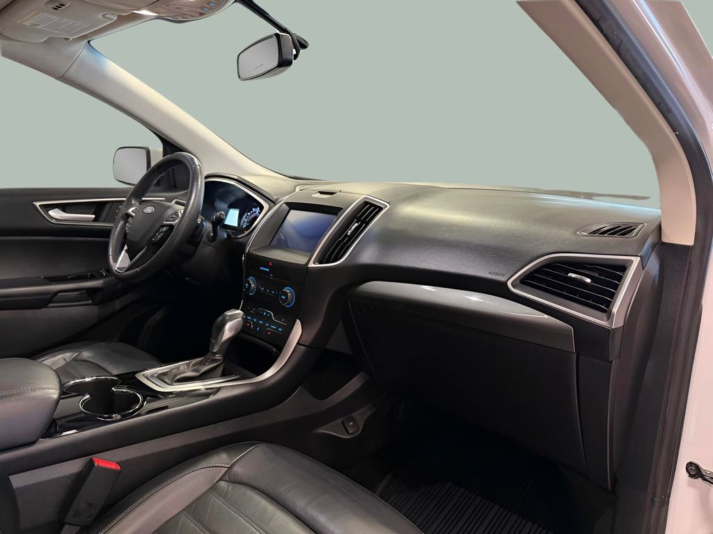 Certified 2018 Ford Edge SEL w/ Equipment Group 201A AWD/4WD image 32