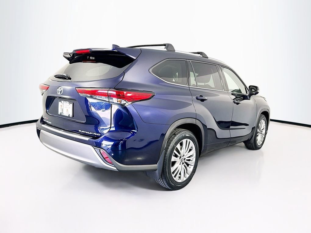 Used 2023 Toyota Highlander Platinum image 10