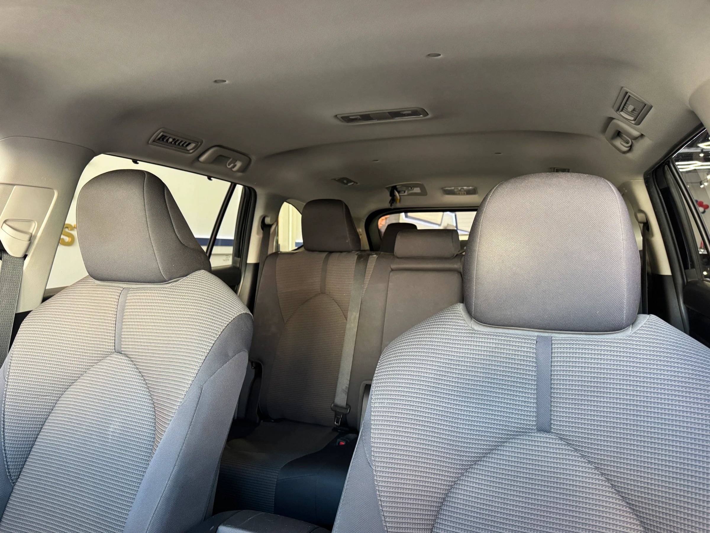 Used 2023 Toyota Highlander LE AWD/4WD image 17