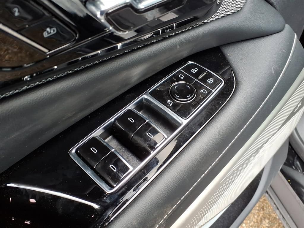 New 2026 Cadillac Optiq Sport 1 w/ LPO, Floor Liner Package image 13