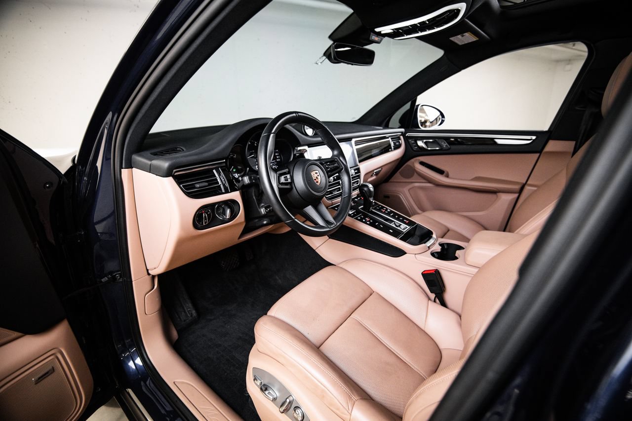 Certified 2024 Porsche Macan AWD/4WD image 4