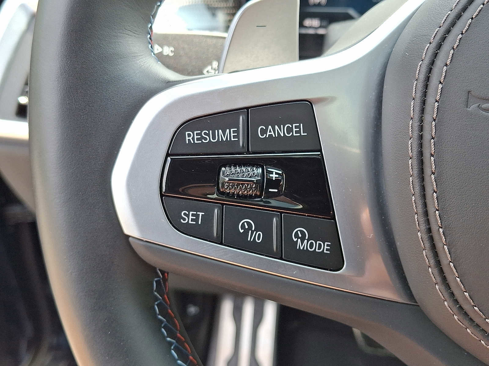 Used 2025 BMW X5 M60i w/ Executive Package image 22