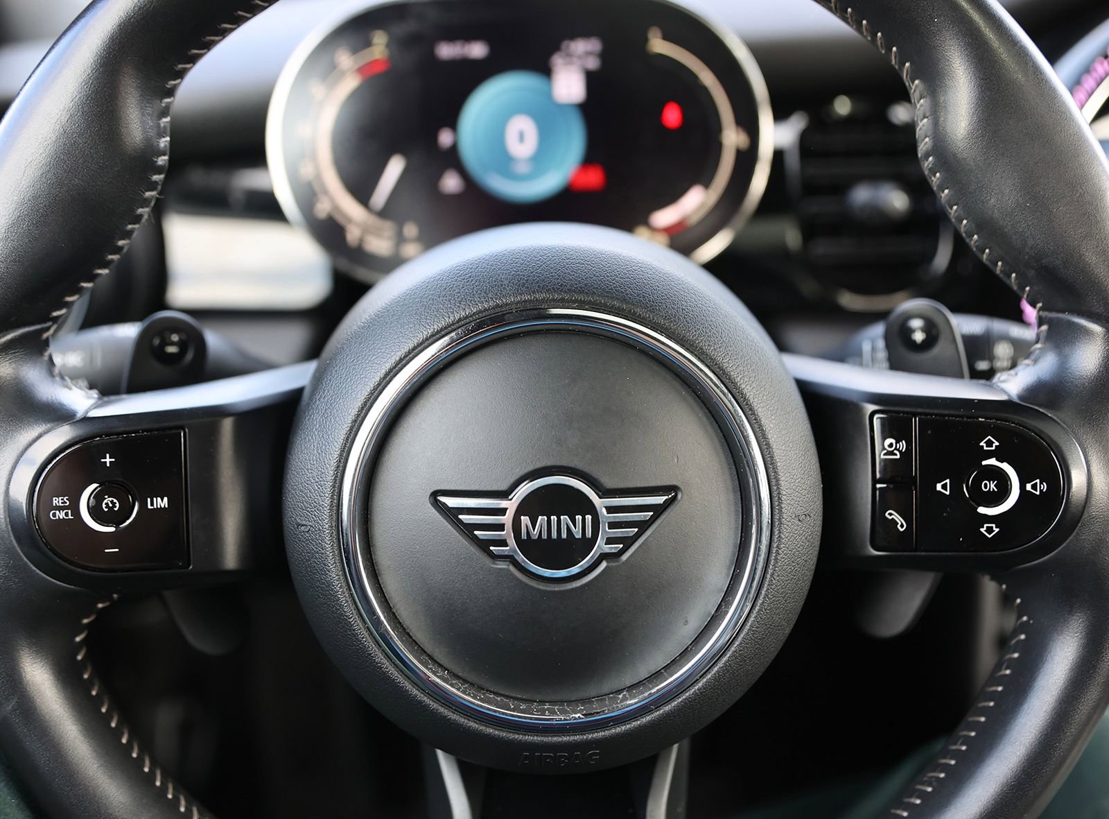 Used 2022 MINI Cooper S w/ Premium Package image 35