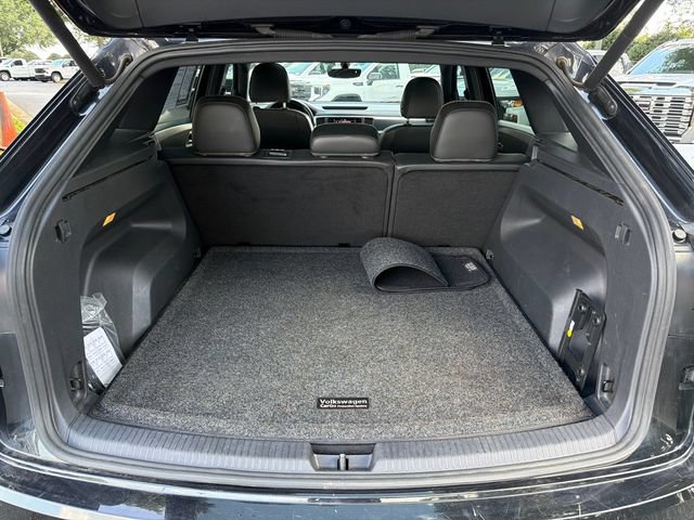 Used 2021 Volkswagen Atlas Cross Sport SE w/ Panoramic Sunroof Package FWD image 18