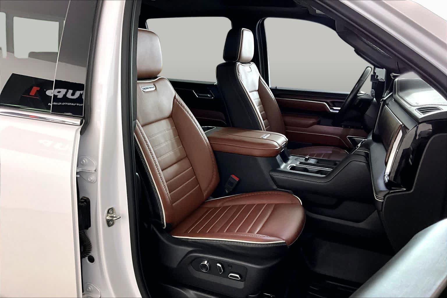 Certified 2024 GMC Sierra 3500 Denali Ultimate AWD/4WD image 9