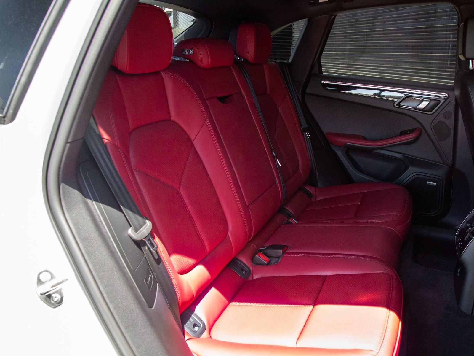 New 2026 Porsche Macan AWD/4WD image 25