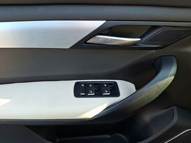 Used 2023 VinFast VF 8 Plus image 15