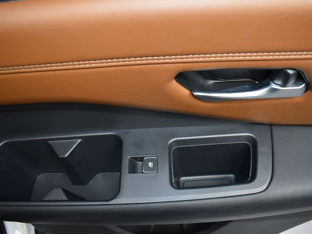 Used 2024 Nissan Pathfinder Platinum w/ Cargo Package image 20