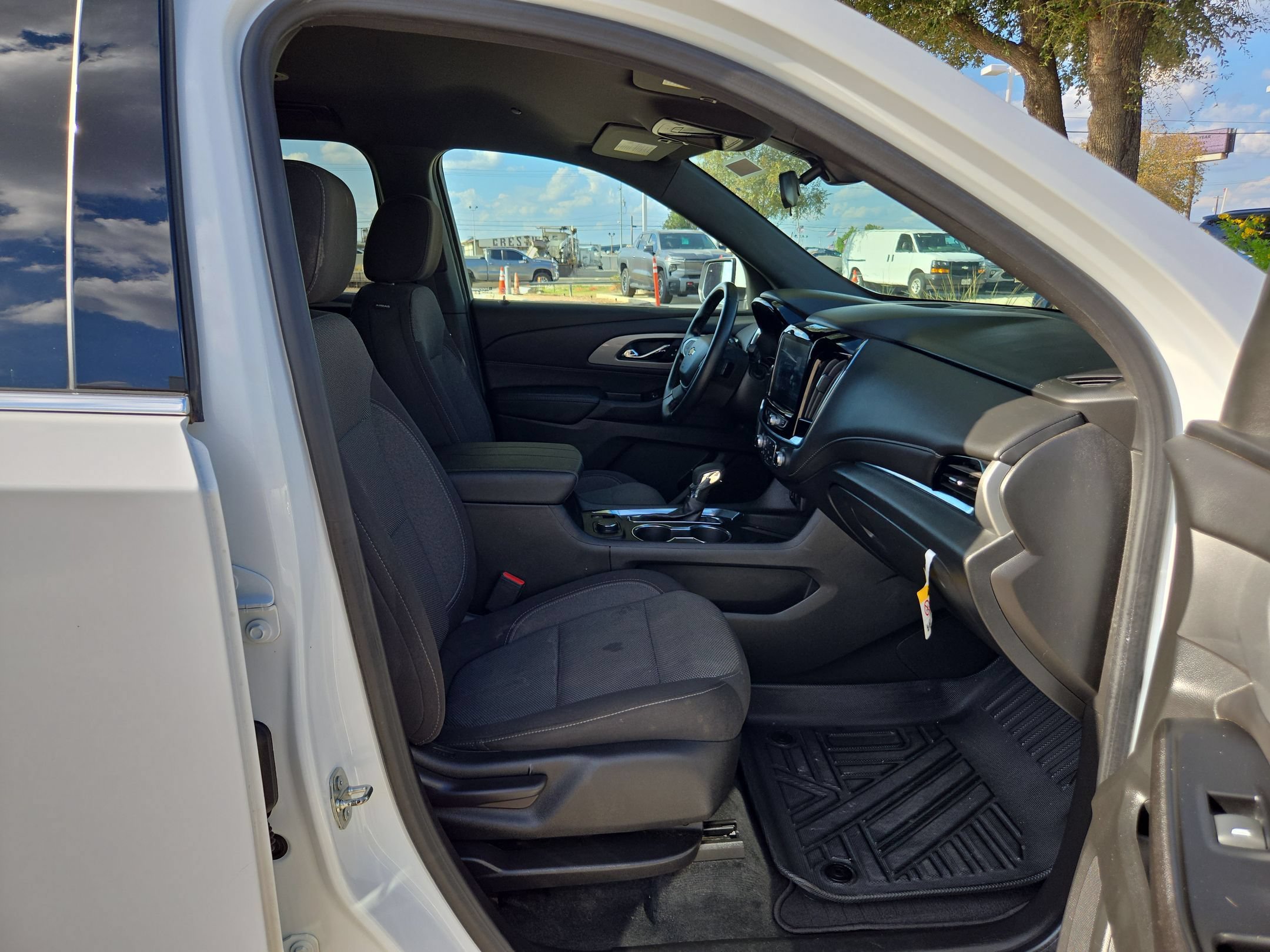 Certified 2023 Chevrolet Traverse LT FWD image 26