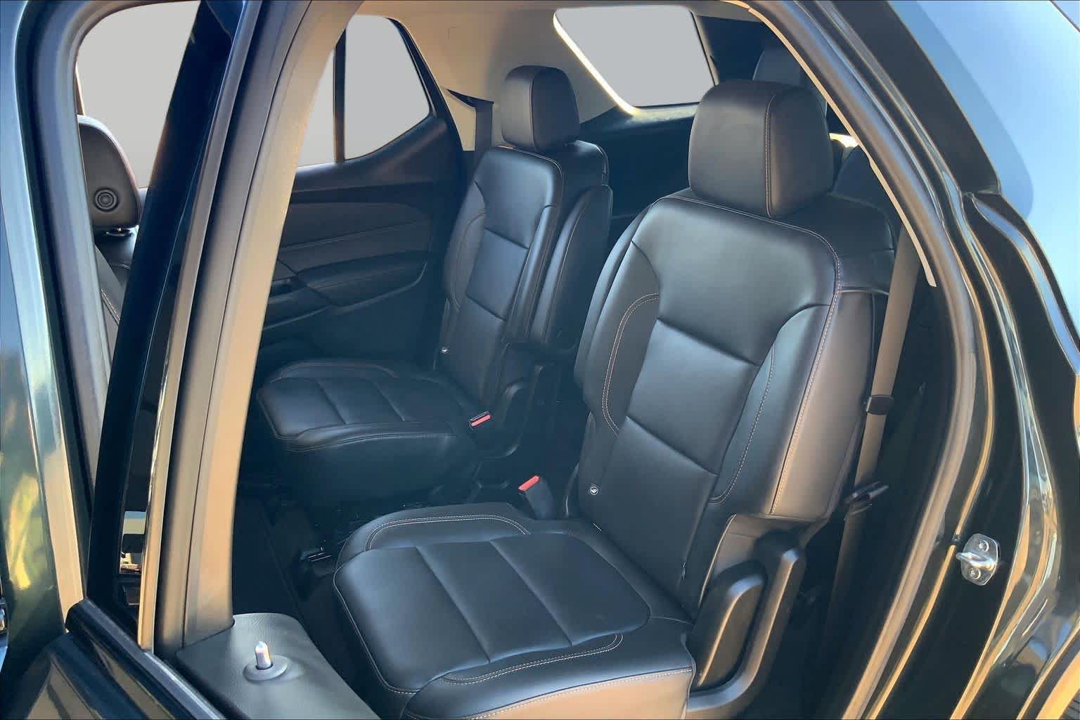 Used 2020 Chevrolet Traverse RS FWD image 19