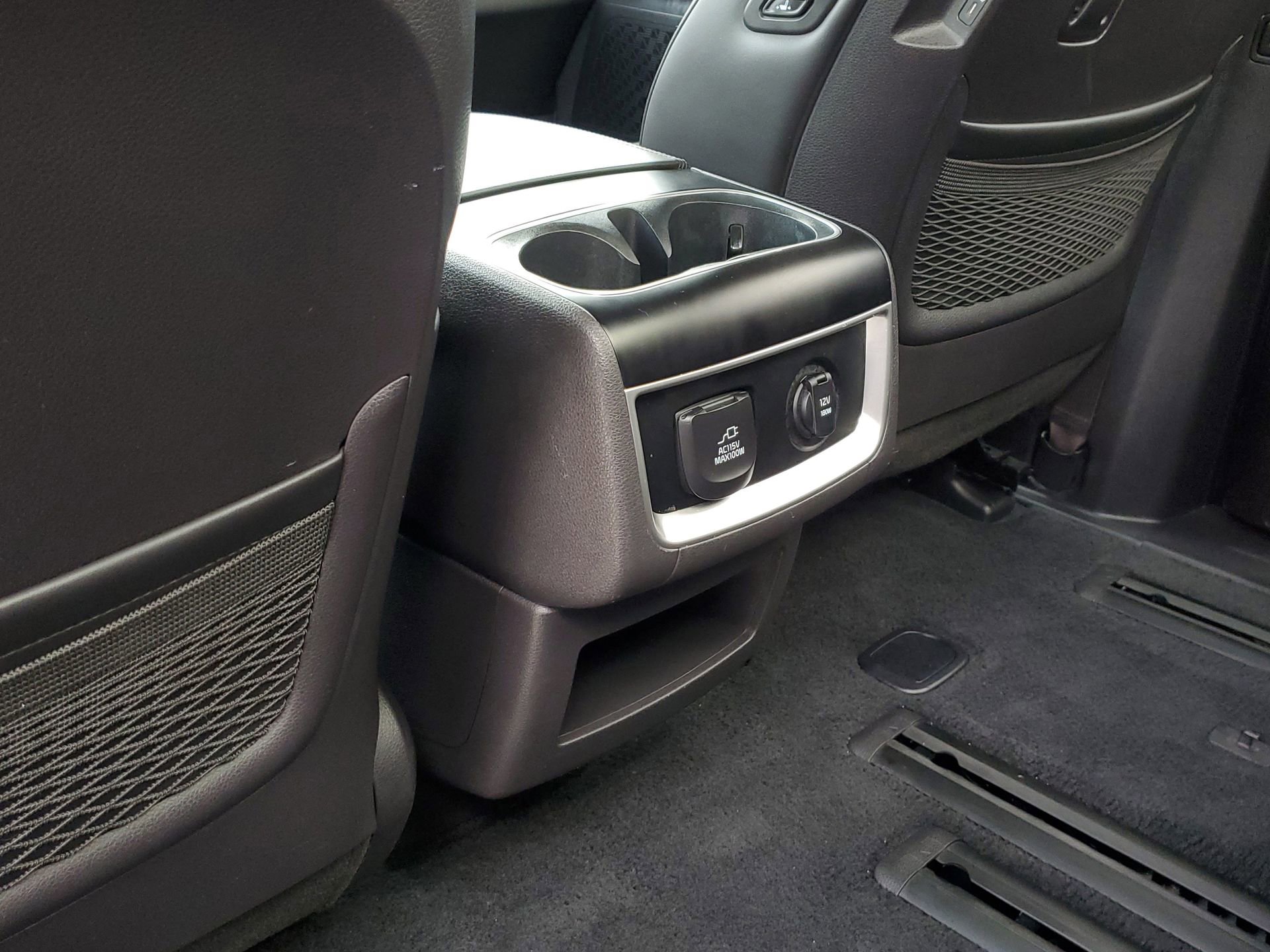 Used 2025 Kia Carnival SX w/ SX Dark Edition Package image 15