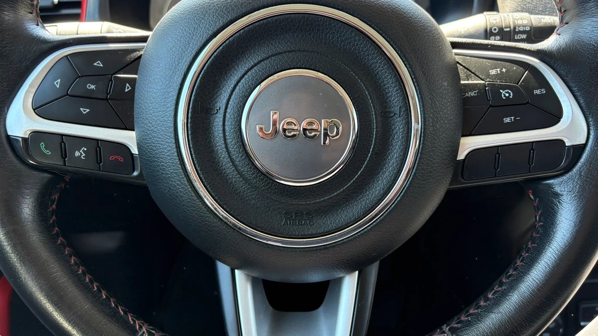 Used 2016 Jeep Renegade Trailhawk AWD/4WD image 18