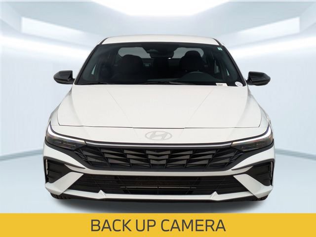 Used 2025 Hyundai Elantra Sport image 11