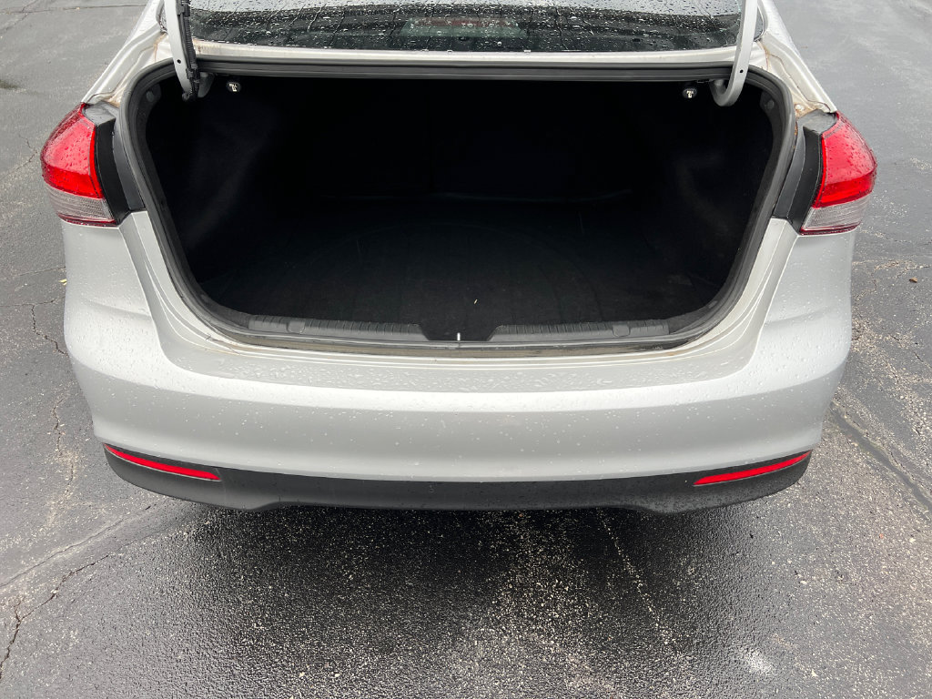 Used 2018 Kia Forte LX FWD image 9
