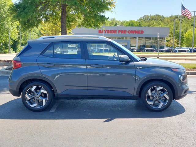 Used 2025 Hyundai Venue SEL FWD image 13