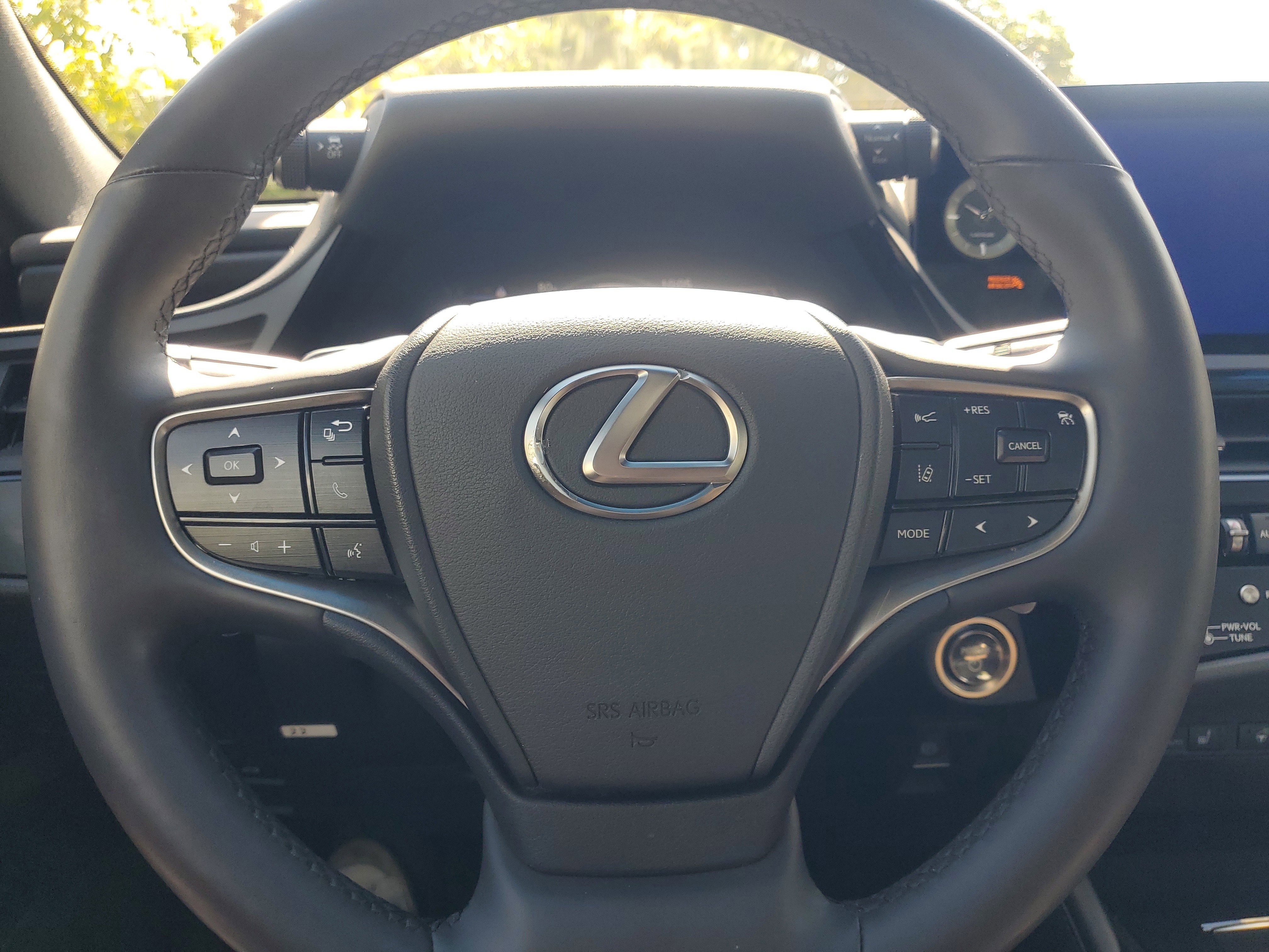 Used 2023 Lexus ES 300h w/ Premium Package image 21